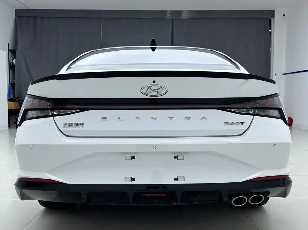 Hyundai Elantra фото 5