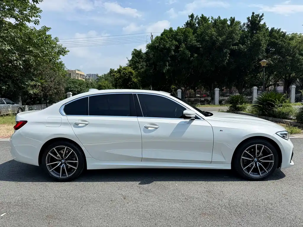 BMW 3 Series фото 9