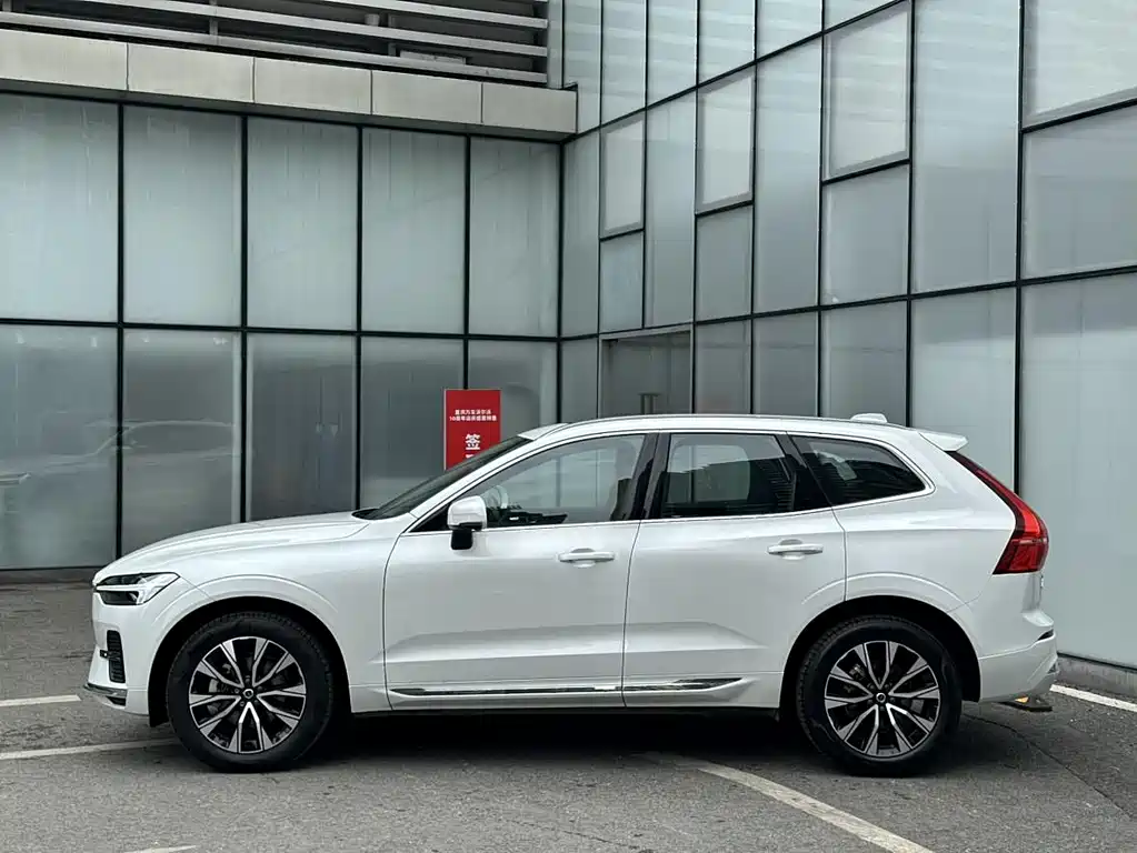 Volvo XC60 фото 3