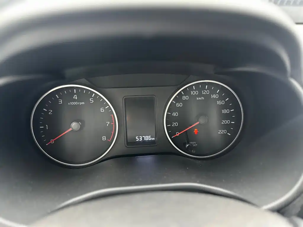 Kia Pegas фото 5