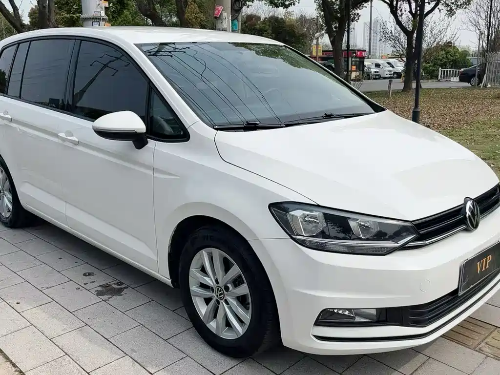 Volkswagen Touran фото 3