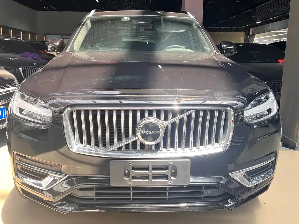 Volvo XC90 фото 2