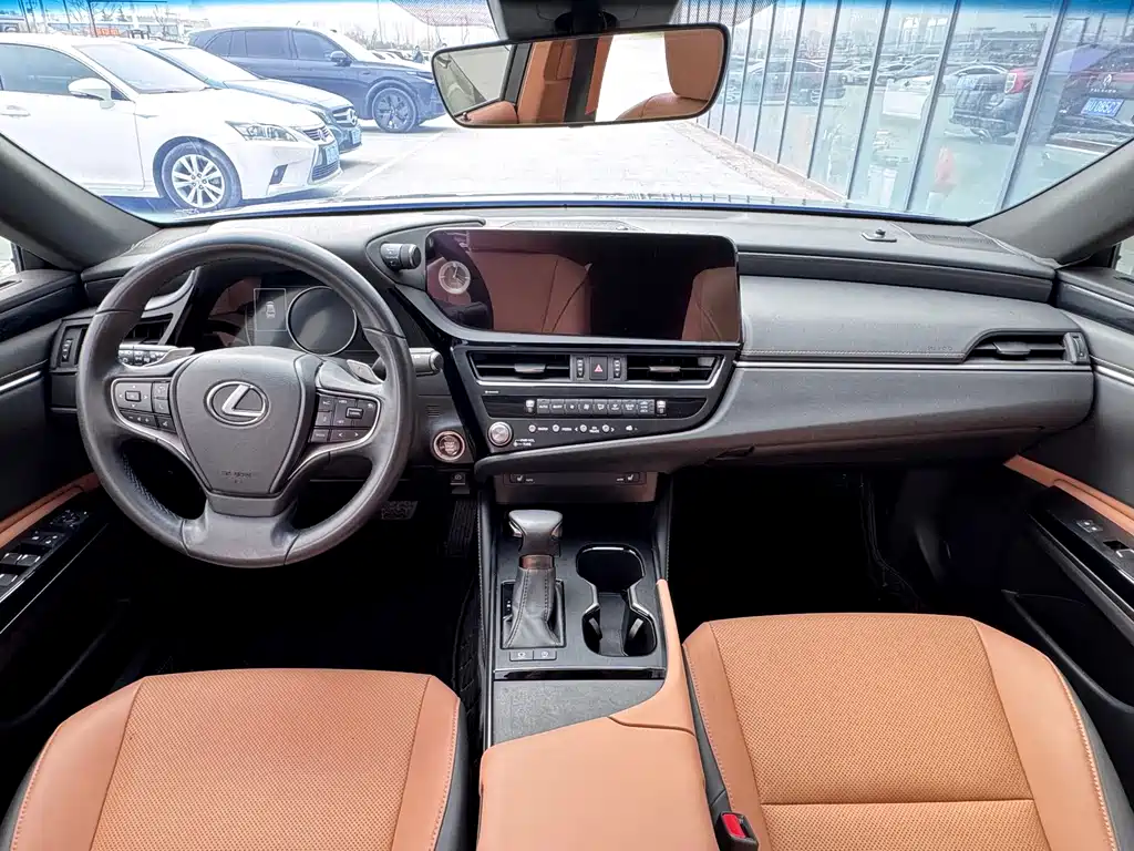 Lexus ES фото 8