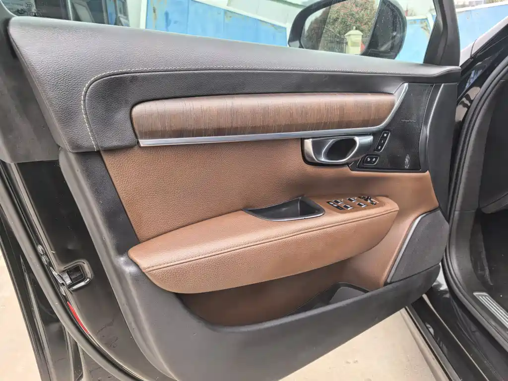 Volvo S90 фото 11