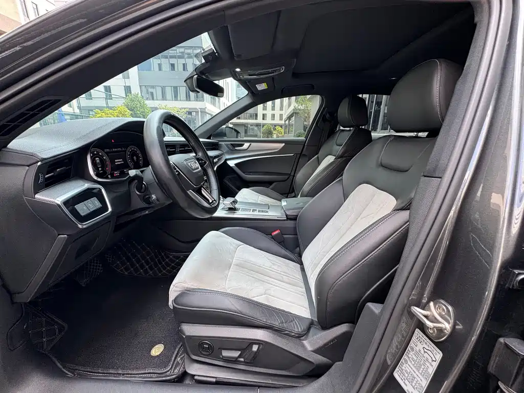 Audi A6L фото 5