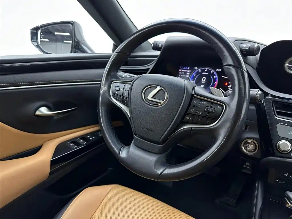 Lexus ES фото 9