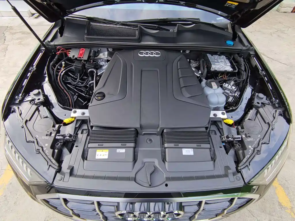 Audi Q7 фото 7