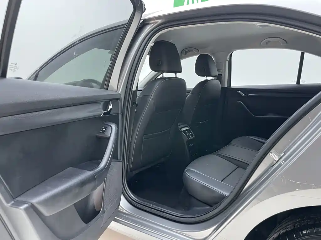 Skoda Octavia фото 11