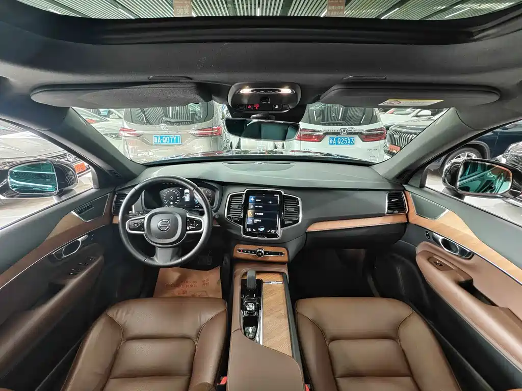 Volvo XC90 фото 12