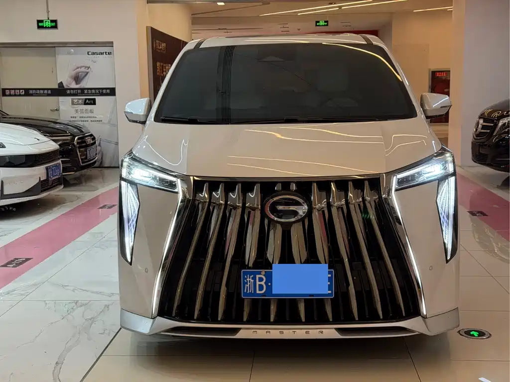 GAC Trumpchi M8 фото 2