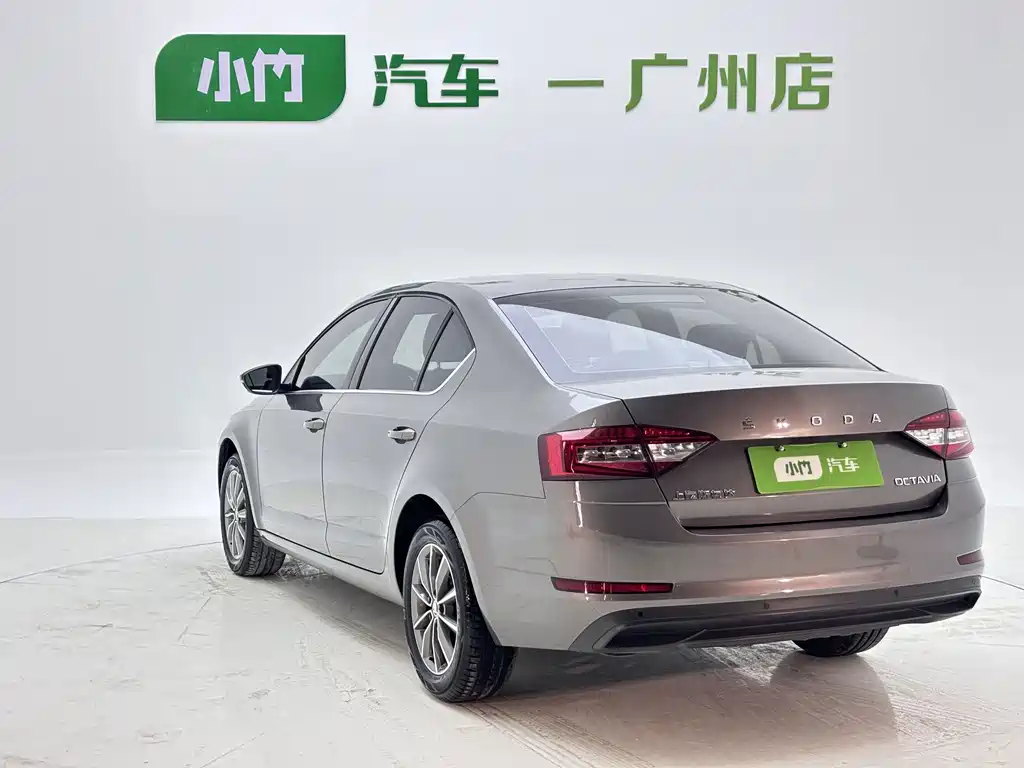 Skoda Octavia фото 5