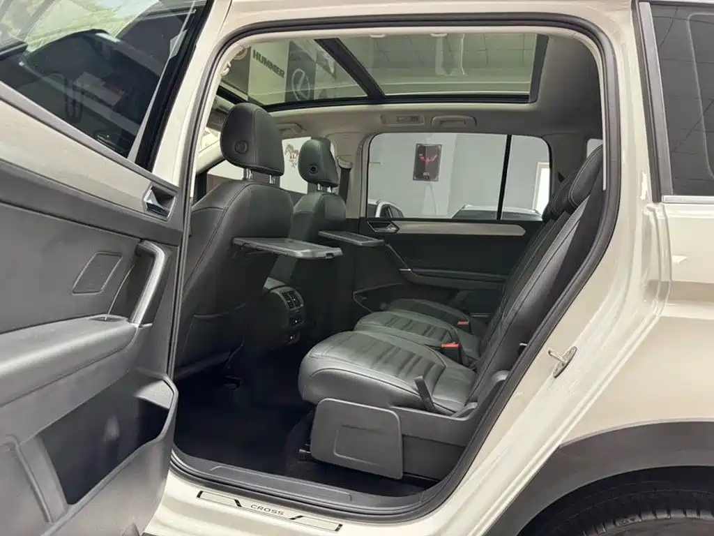 Volkswagen Touran фото 8