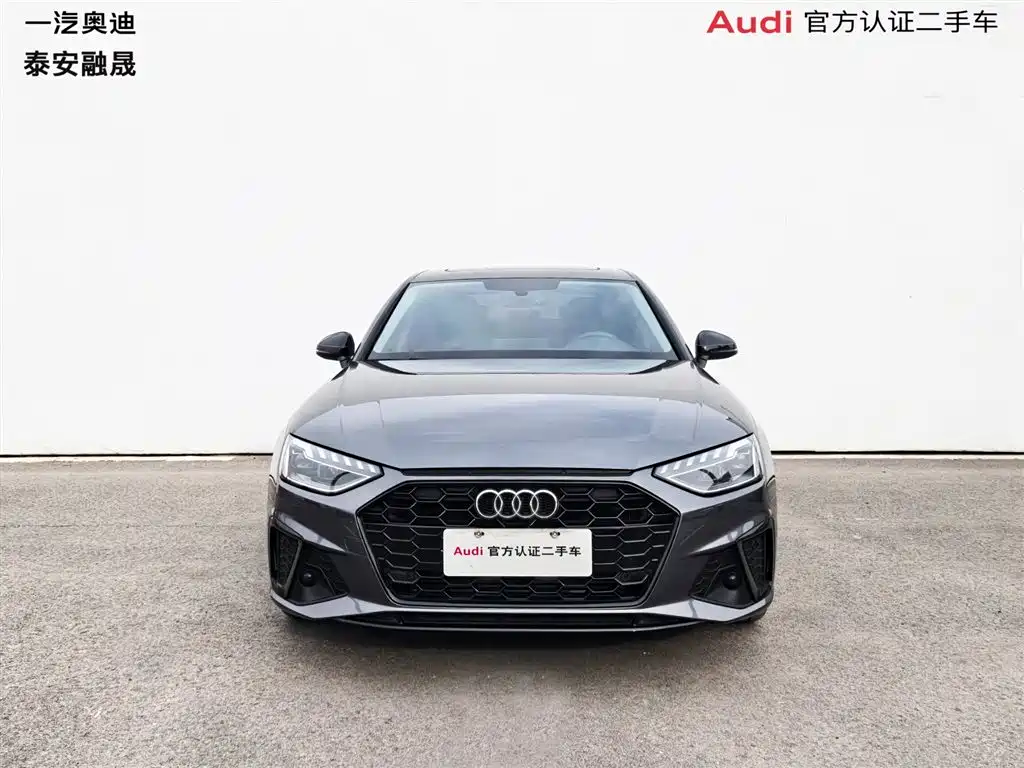 Audi A4L фото 2