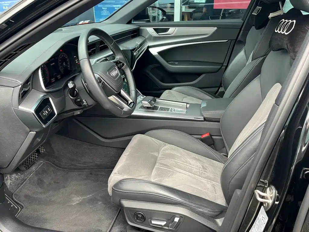 Audi A6L фото 9
