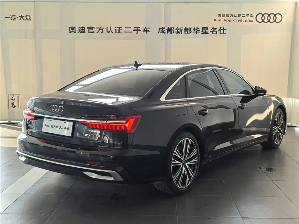 Audi A6L фото 4