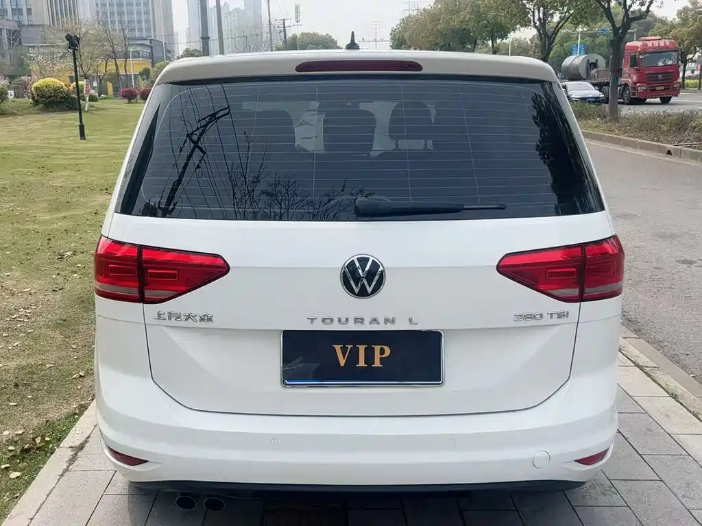 Volkswagen Touran фото 8