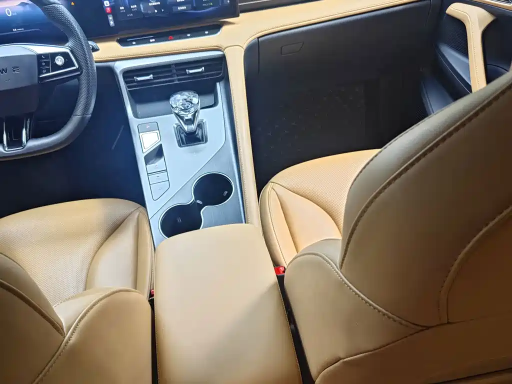Roewe RX5 фото 8