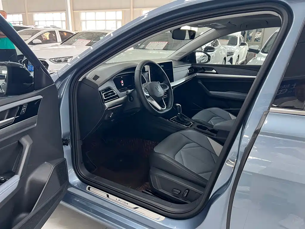 Volkswagen Lavida фото 4