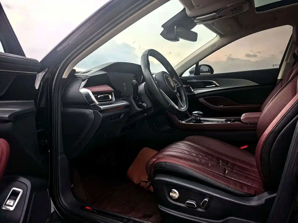 Hongqi H5 фото 8