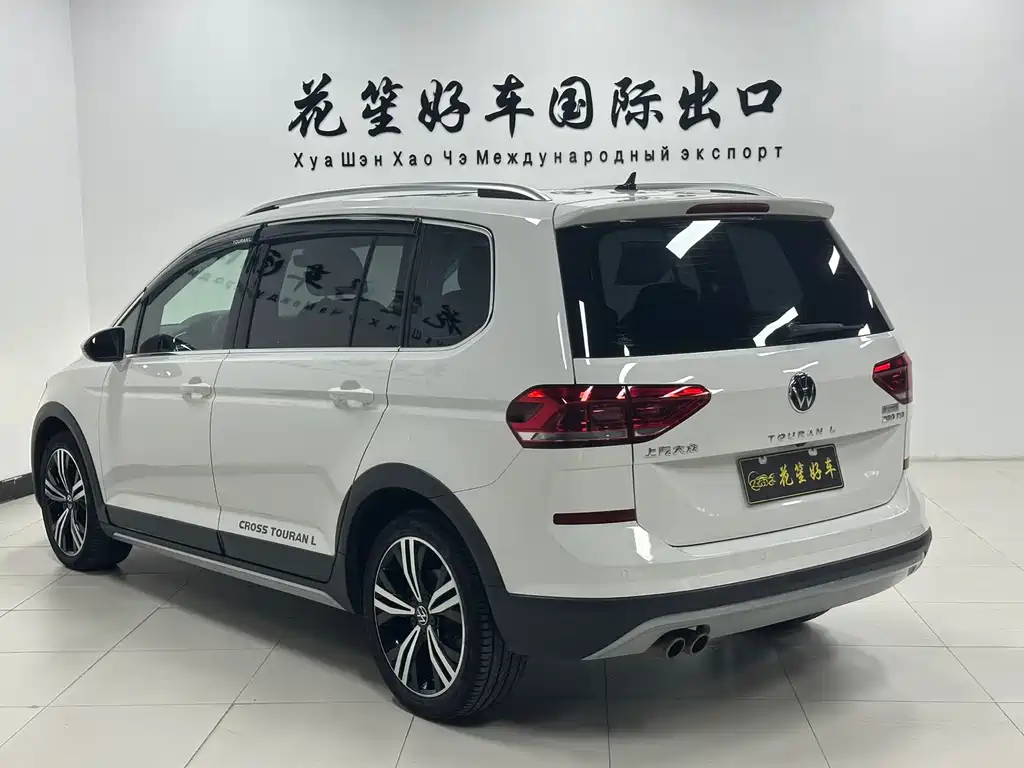 Volkswagen Touran фото 7