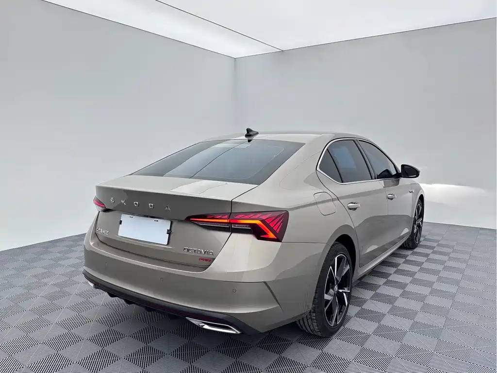 Skoda Octavia фото 6