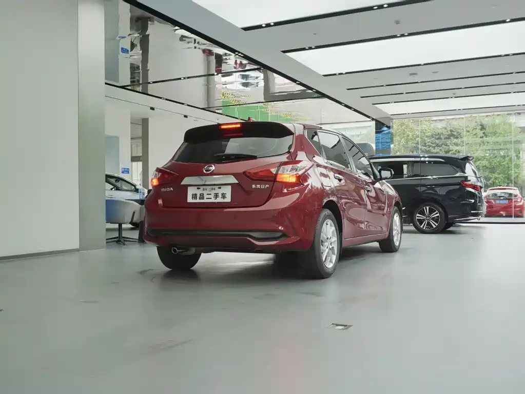 Nissan TIIDA фото 4