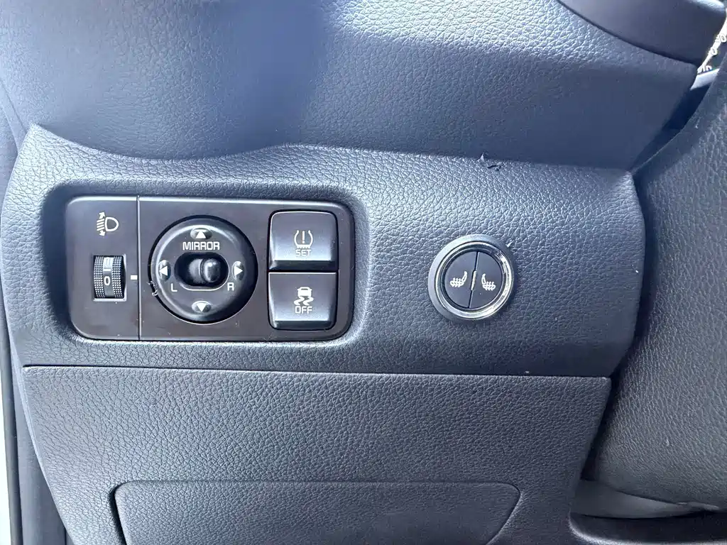 Kia Pegas фото 6