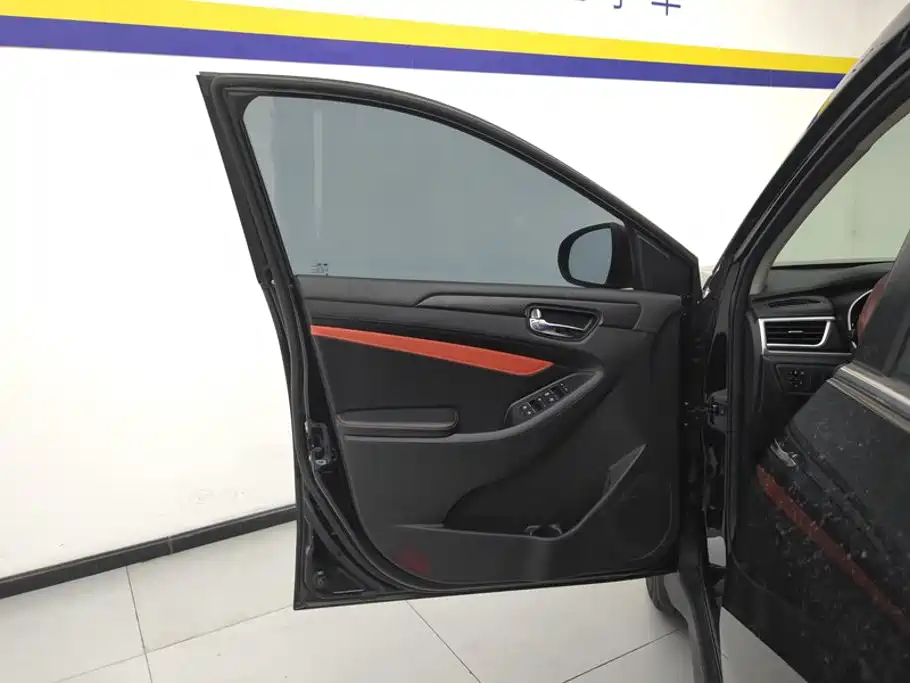 Dongfeng Fengon Fengon 580 фото 7