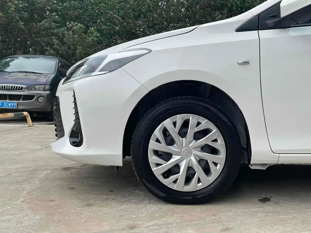 Toyota Vios фото 6