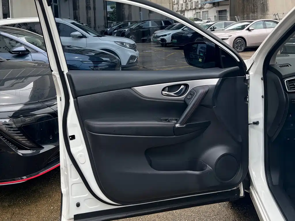Nissan Qashqai фото 8