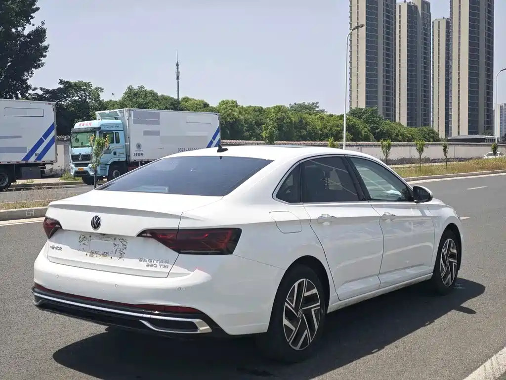 Volkswagen Sagitar фото 10