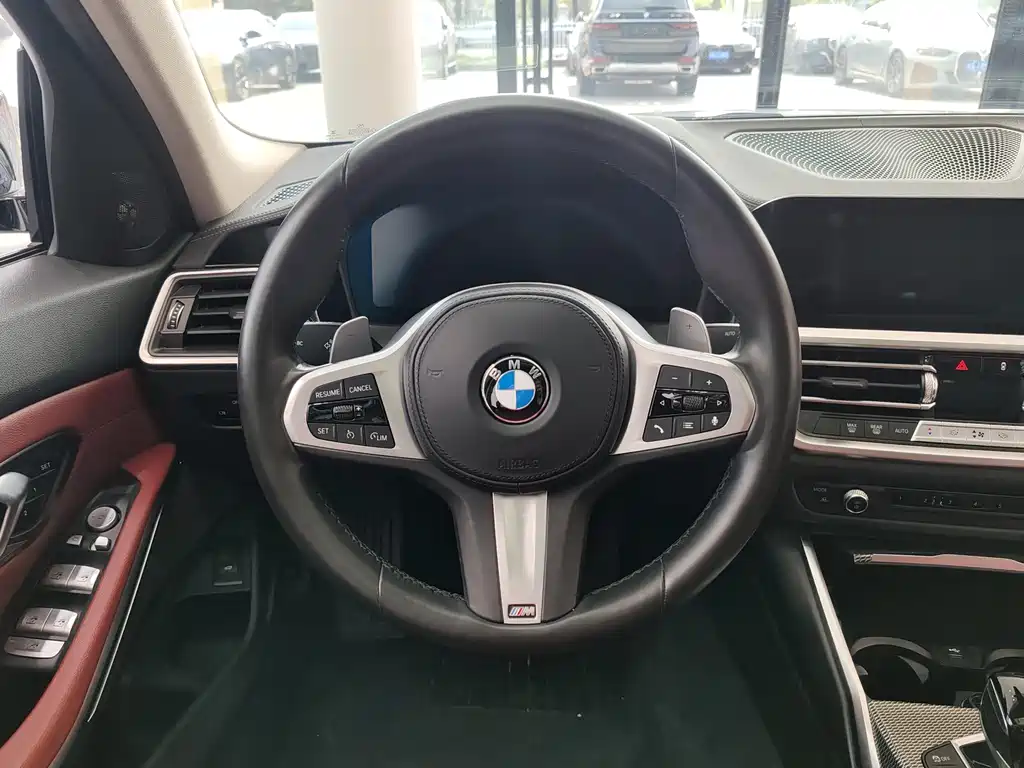 BMW 3 Series фото 12