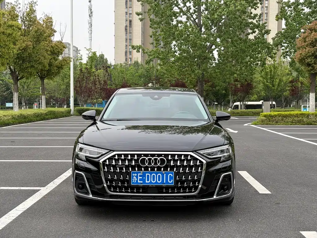 Audi A8 фото 2