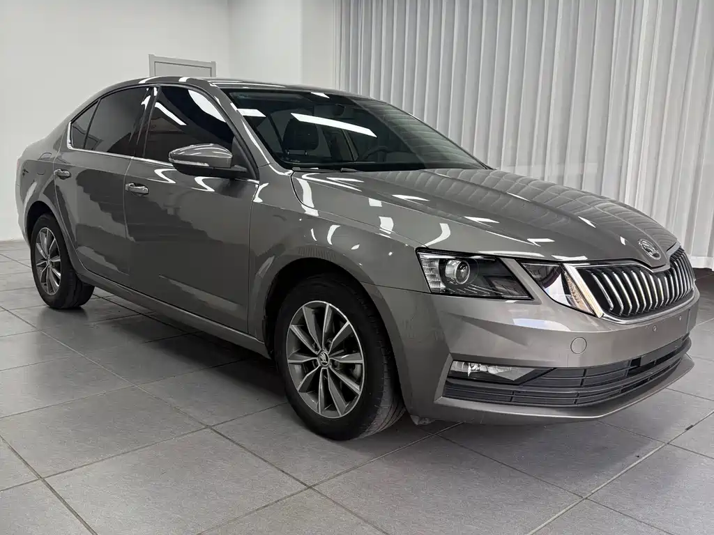 Skoda Octavia фото 3