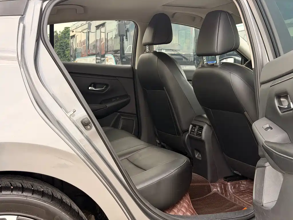 Nissan Sylphy фото 7