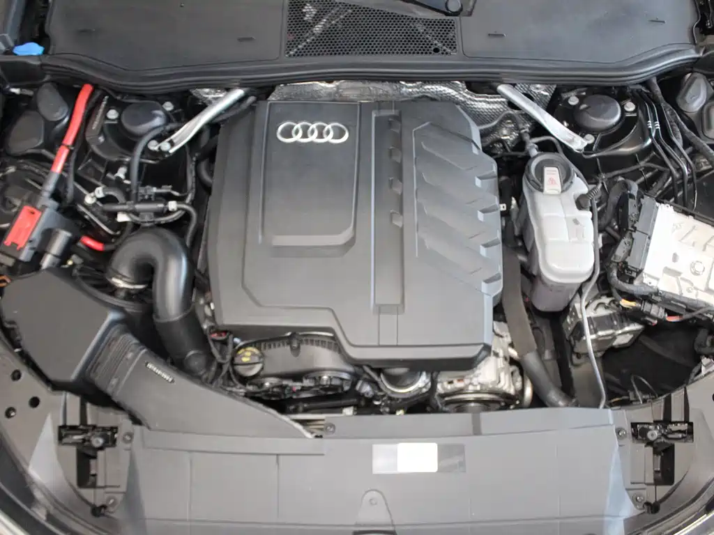 Audi A6L фото 11