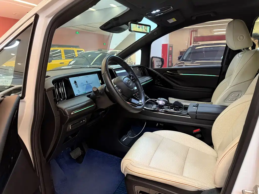 GAC Trumpchi M8 фото 10