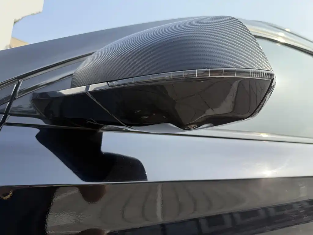 Roewe RX5 фото 11