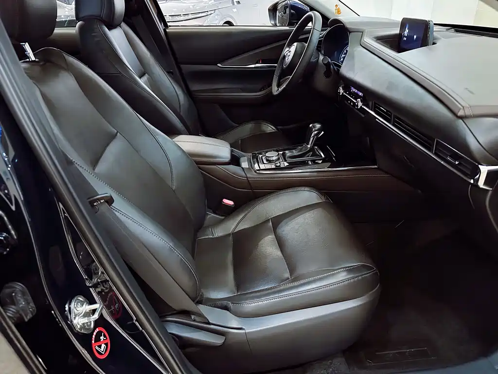 Mazda CX-30 фото 9