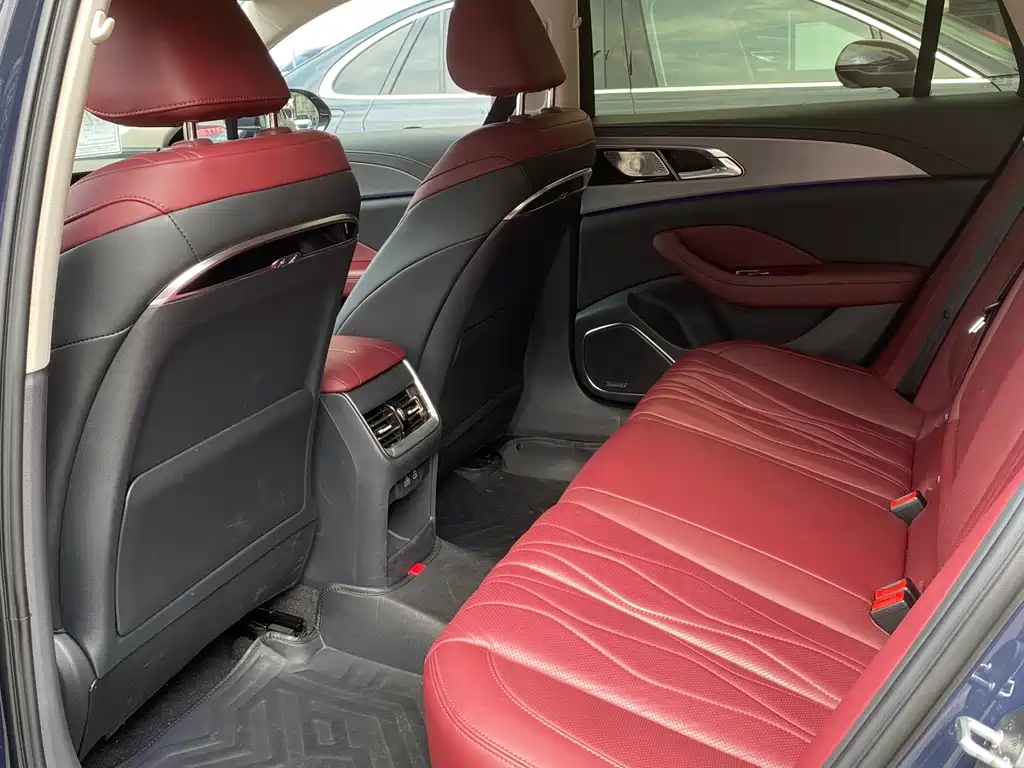 Hongqi H5 фото 10