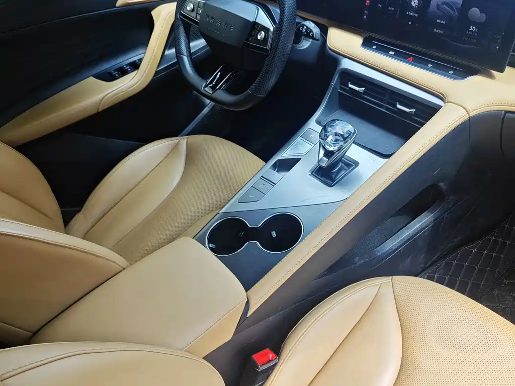 Roewe RX5 фото 11