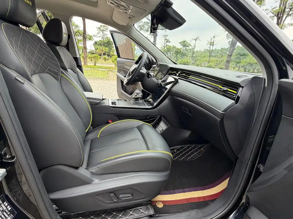 Roewe RX5 фото 12