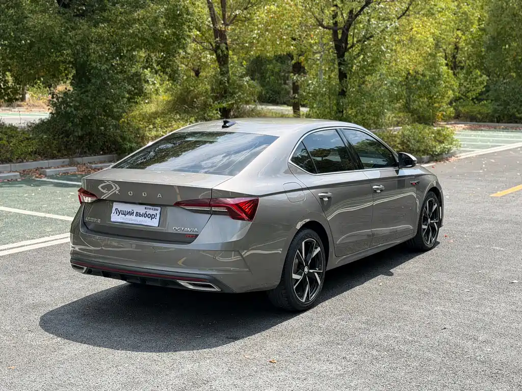 Skoda Octavia фото 5