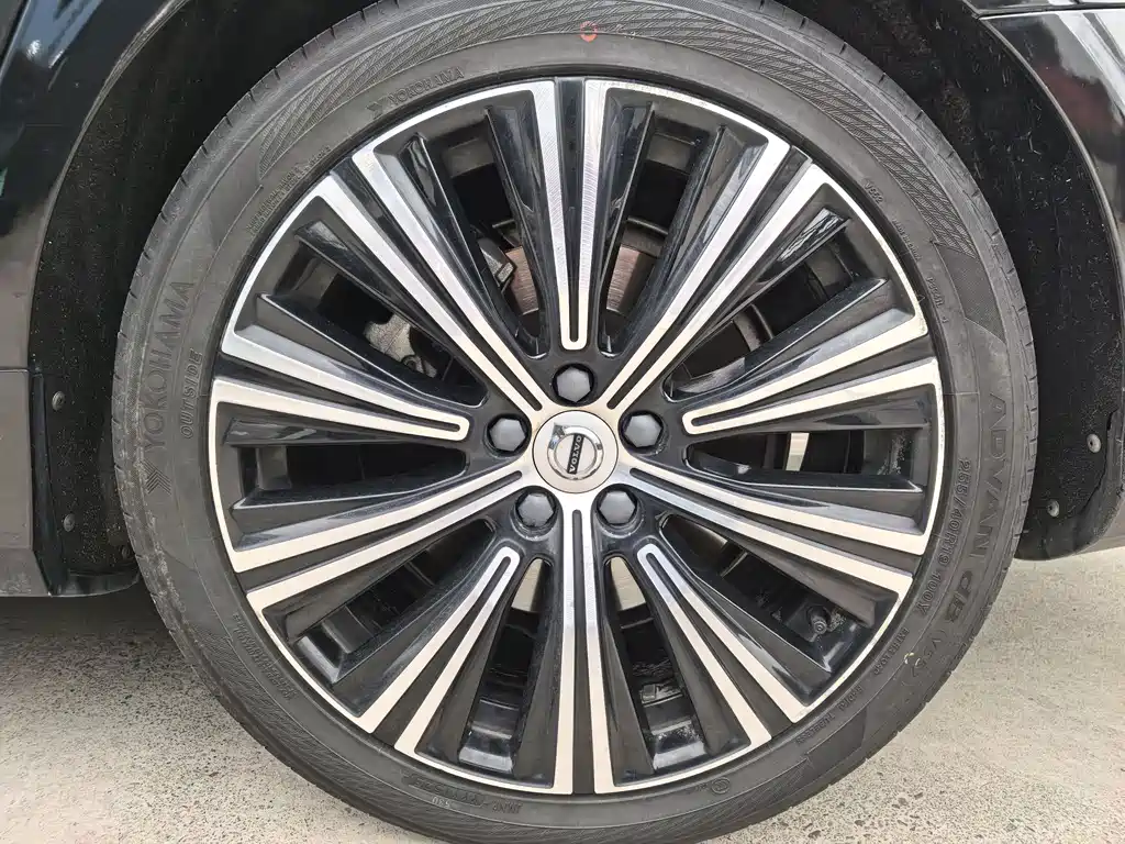 Volvo S90 фото 12