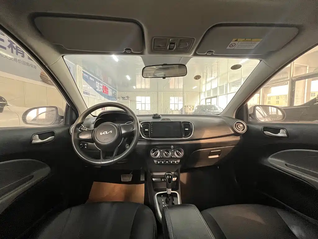 Kia Pegas фото 11