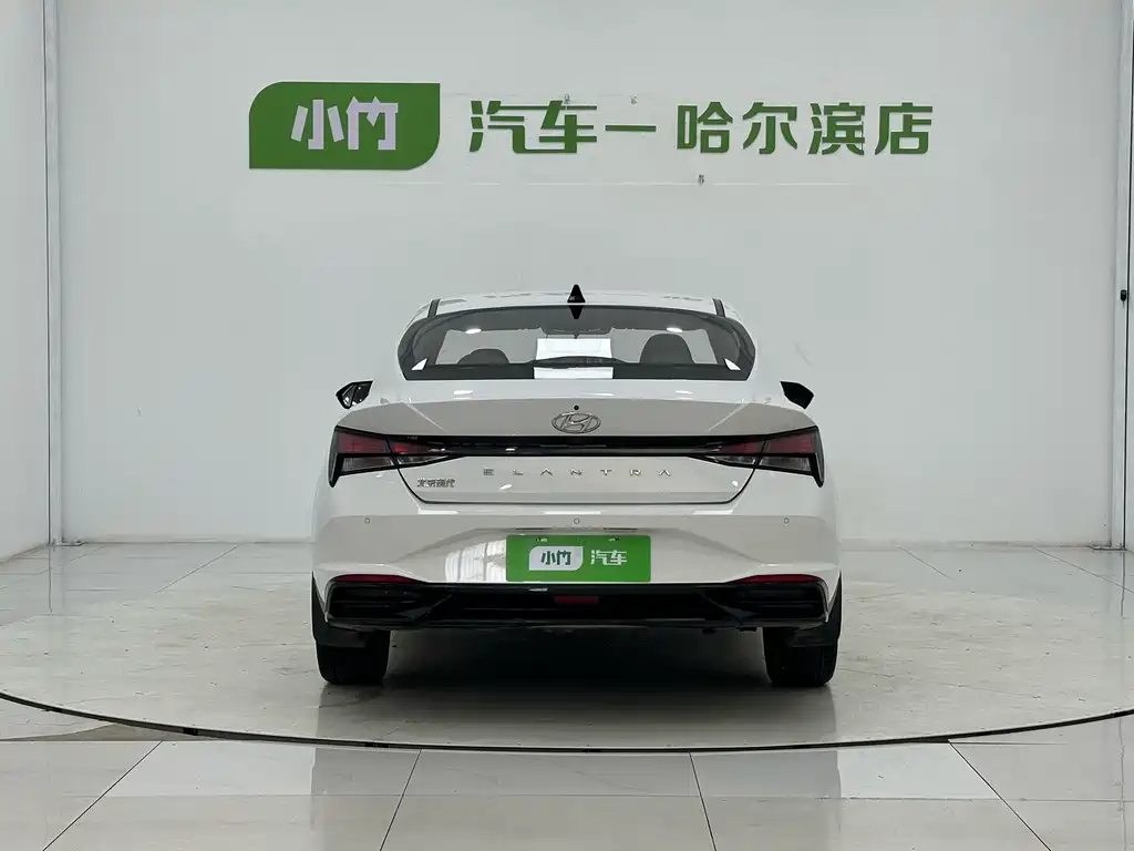Hyundai Elantra фото 6