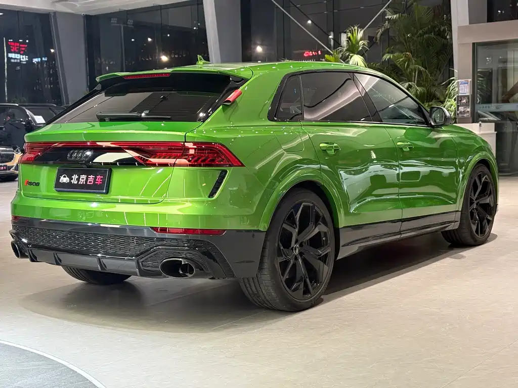 Audi RS Q8 фото 6