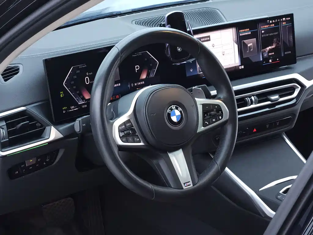BMW 3 Series фото 10