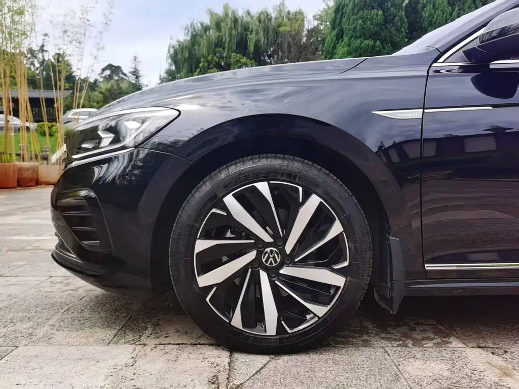 Volkswagen Passat фото 11