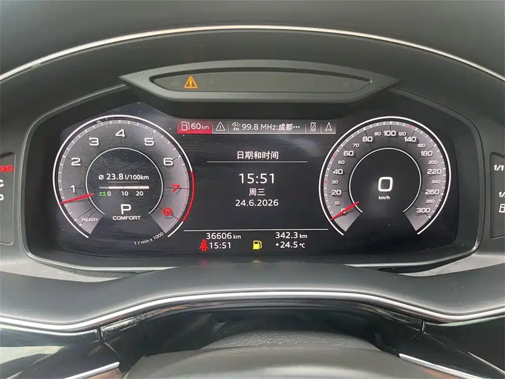 Audi Q7 фото 10
